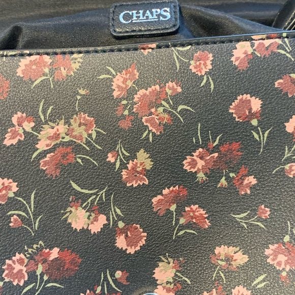 ❤️CHAPS Small Faux Leather CROSS-BODY Purse Hand Bag w Floral Print 10.5x7x2 " - Picture 8 of 10